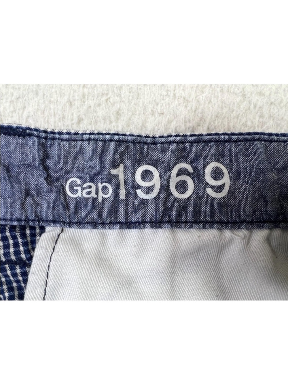 GAP Men's Navy and White Mini Gingham Flat-Front Shorts size 33